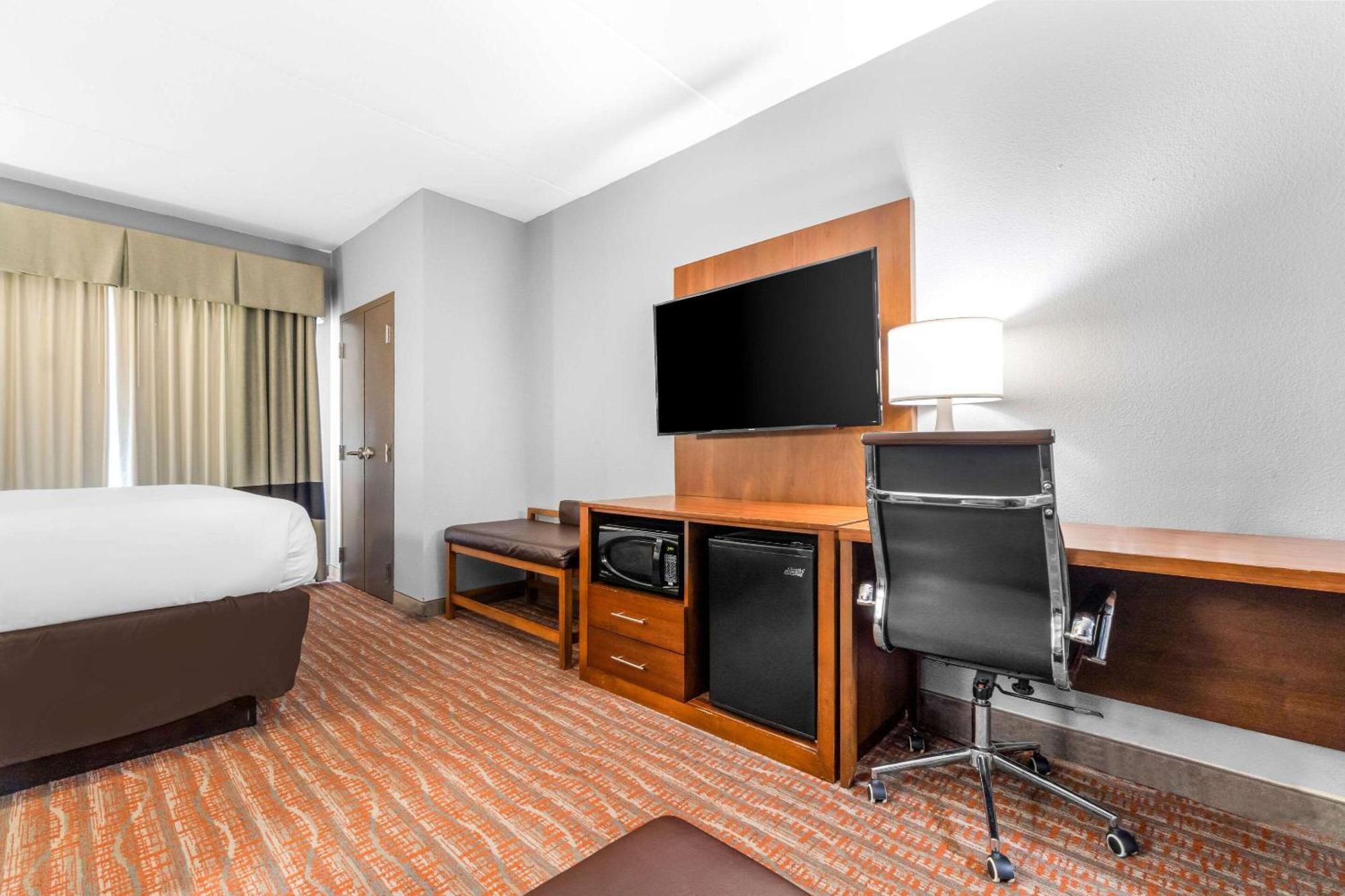 Comfort Suites Jackson I-40 Exteriör bild