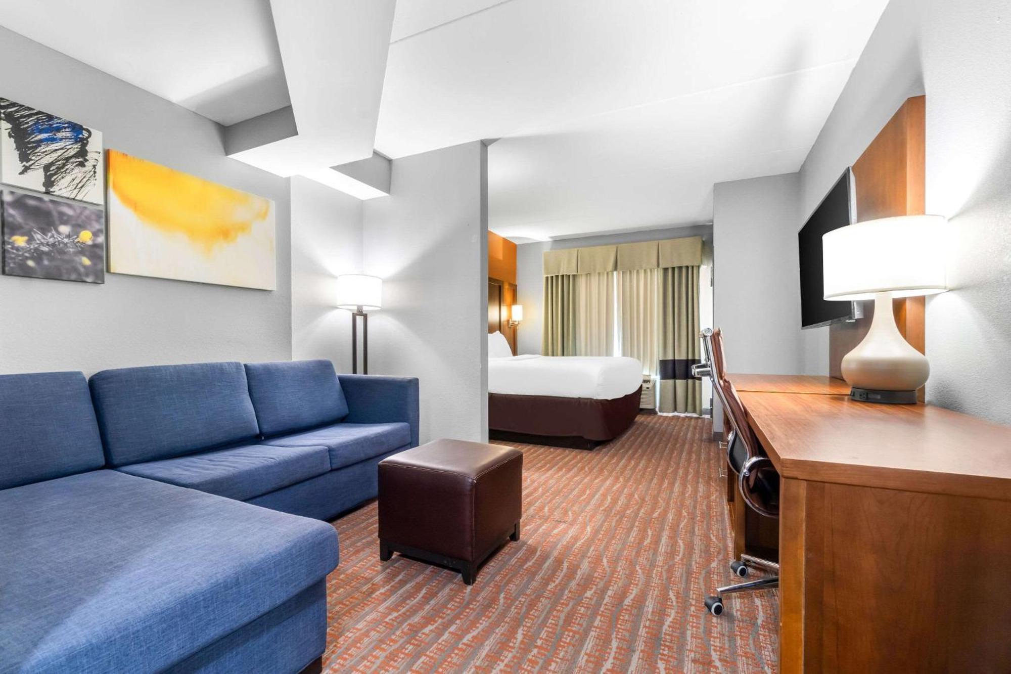 Comfort Suites Jackson I-40 Exteriör bild