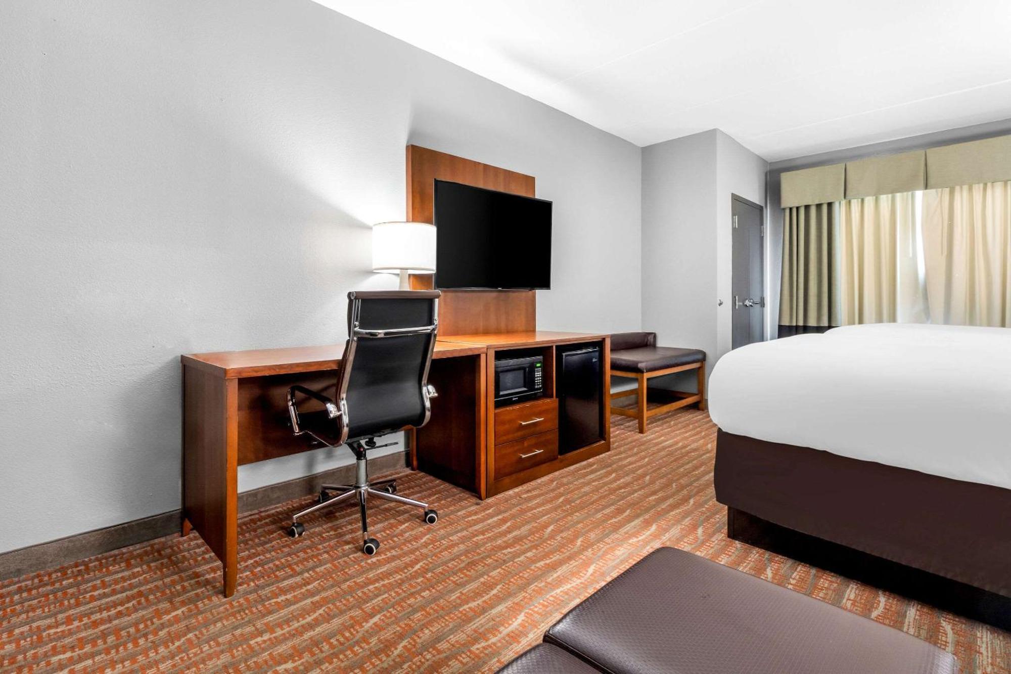 Comfort Suites Jackson I-40 Exteriör bild