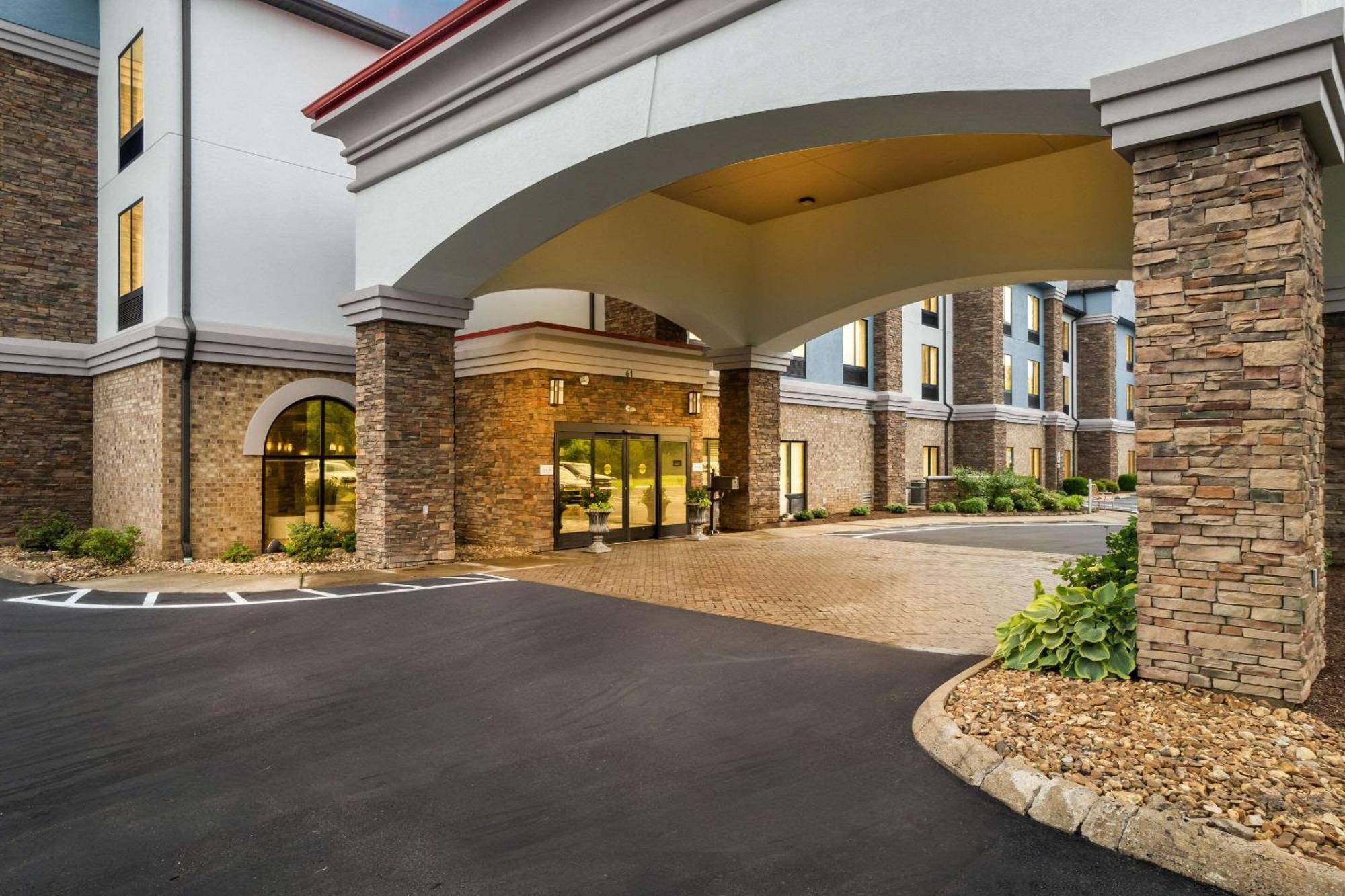 Comfort Suites Jackson I-40 Exteriör bild