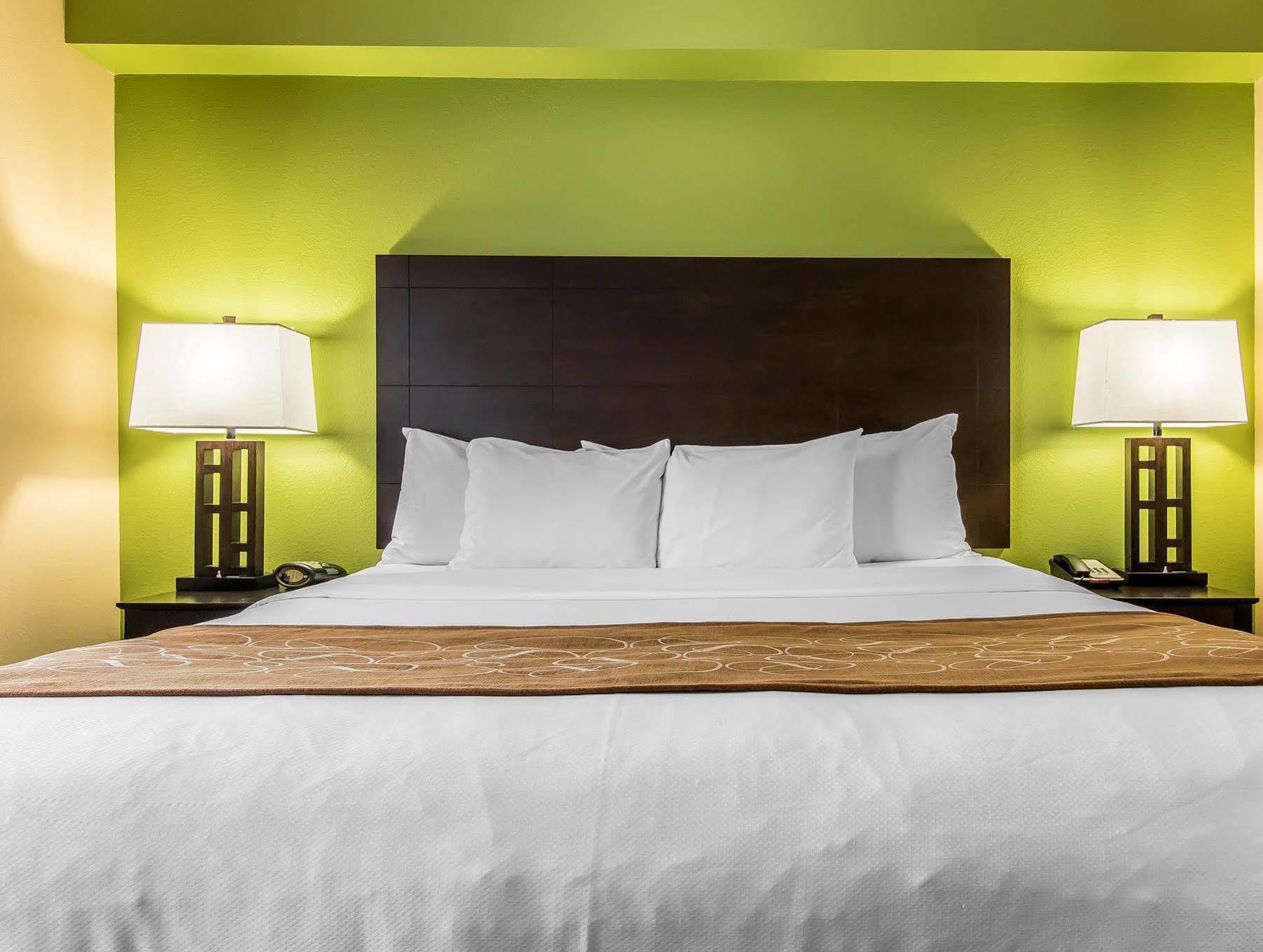 Comfort Suites Jackson I-40 Exteriör bild