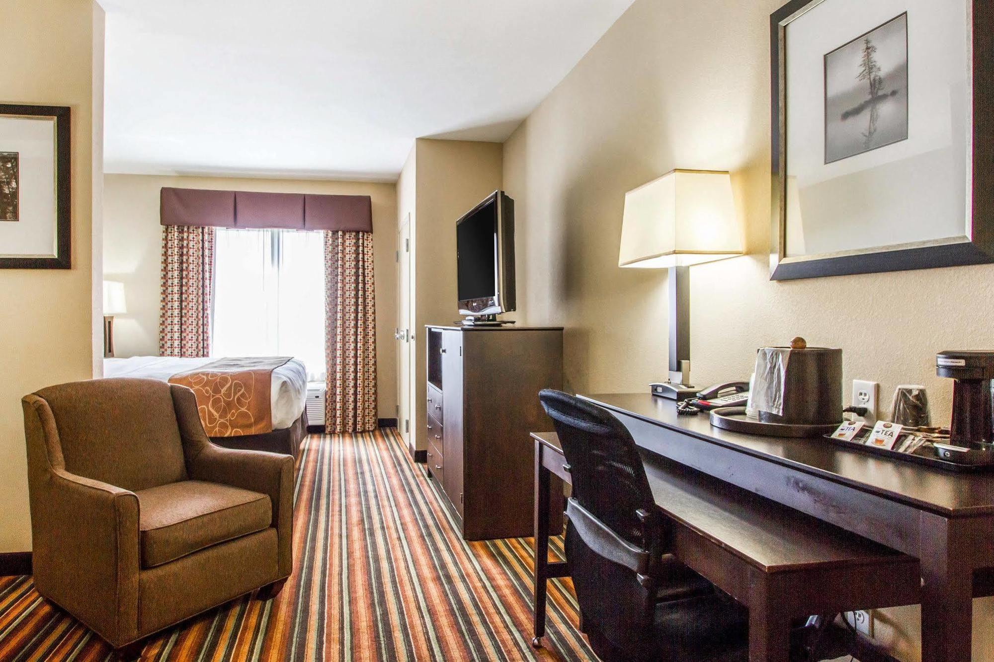 Comfort Suites Jackson I-40 Exteriör bild